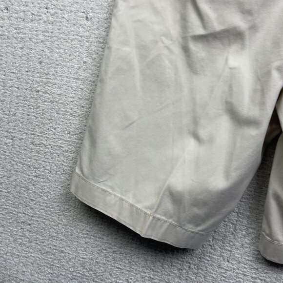 Tommy Hilfiger Shorts Mens 34 Beige Chino Bermuda Flat Front Casual Modern Fit - Picture 13 of 13